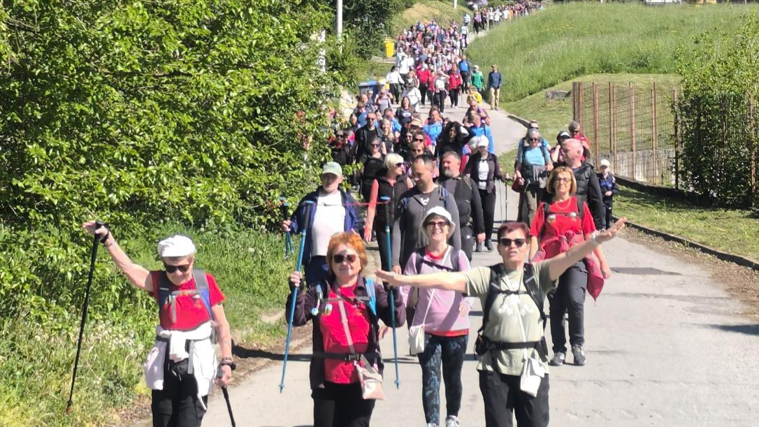 Spektakularni prizori na Dilj gori: Više od 450 ljudi u pohodu "Od Ivane do Tadije" oživjelo planinarske staze