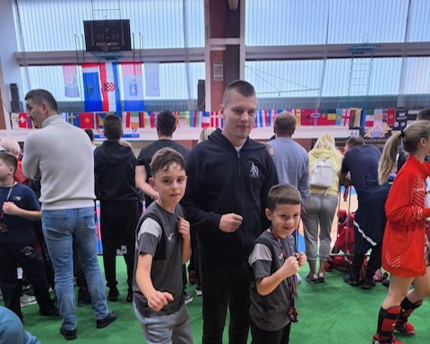 Mladi kickboksači KBK Omega nastupili na jakom međunarodnom turniru u Kutini