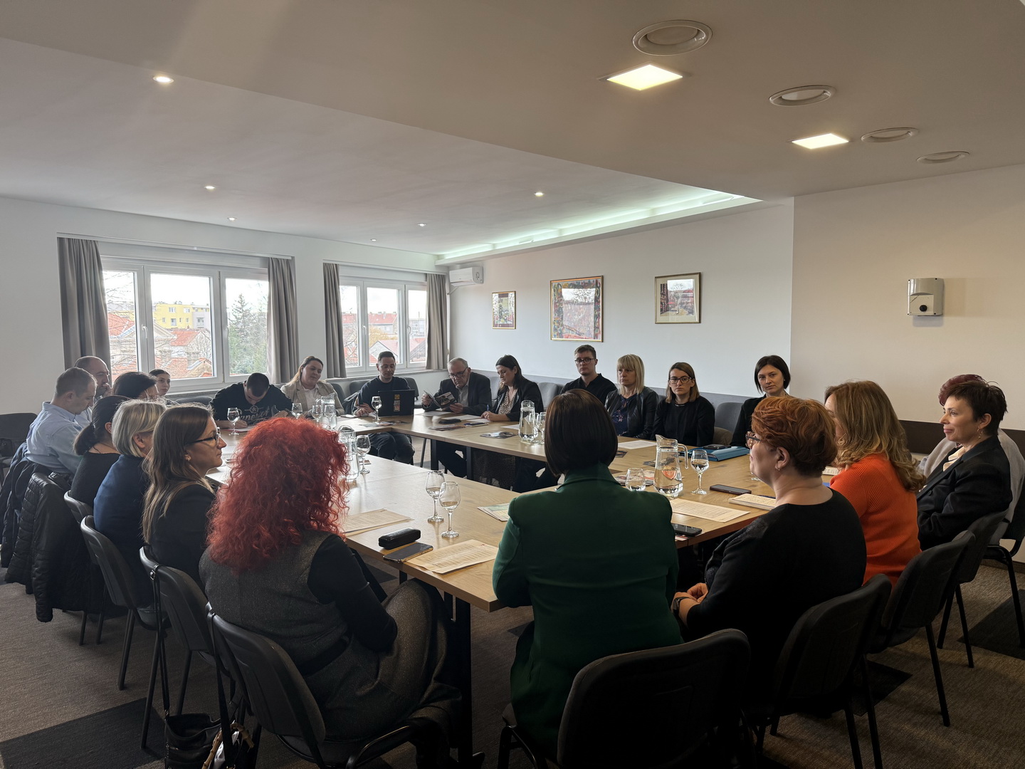 U Slavonskom Brodu održan okrugli stol o besplatnoj pravnoj pomoći u lokalnoj zajednici