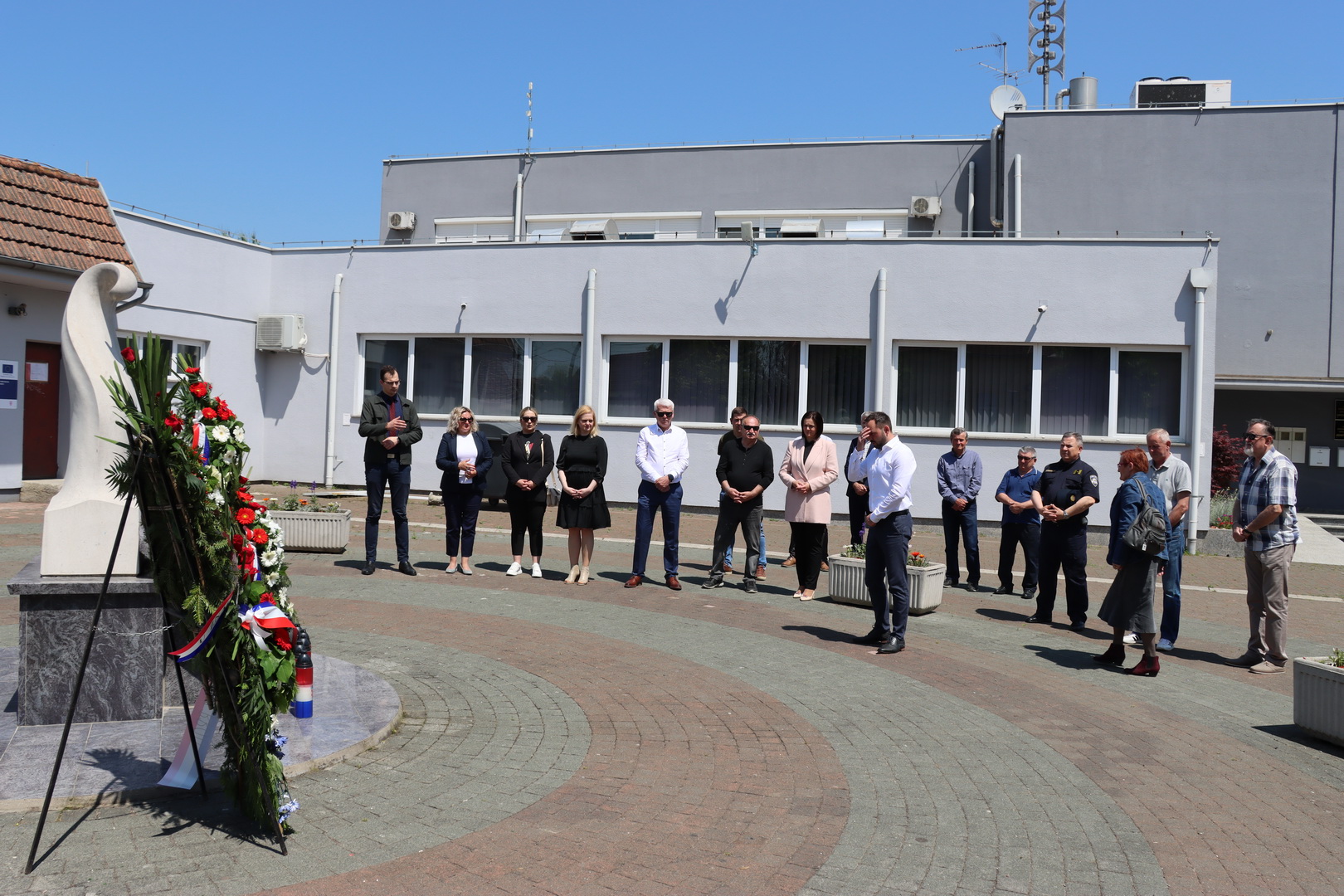 Polaganjem vijenaca i paljenjem svijeća obilježen Dan Općine Gornja Vrba