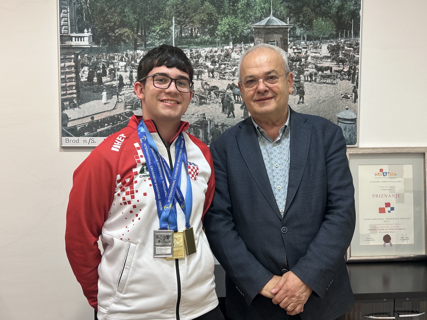 Gradonačelnik primio dvostrukog svjetskog prvaka: Mladi Brođanin Lovro Bjelobrk ispisuje sportsku povijest