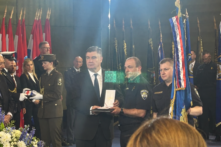 Policijska postaja Slavonski Brod s ispostavom Vrpolje odlikovana Redom Nikole Šubića Zrinskog!