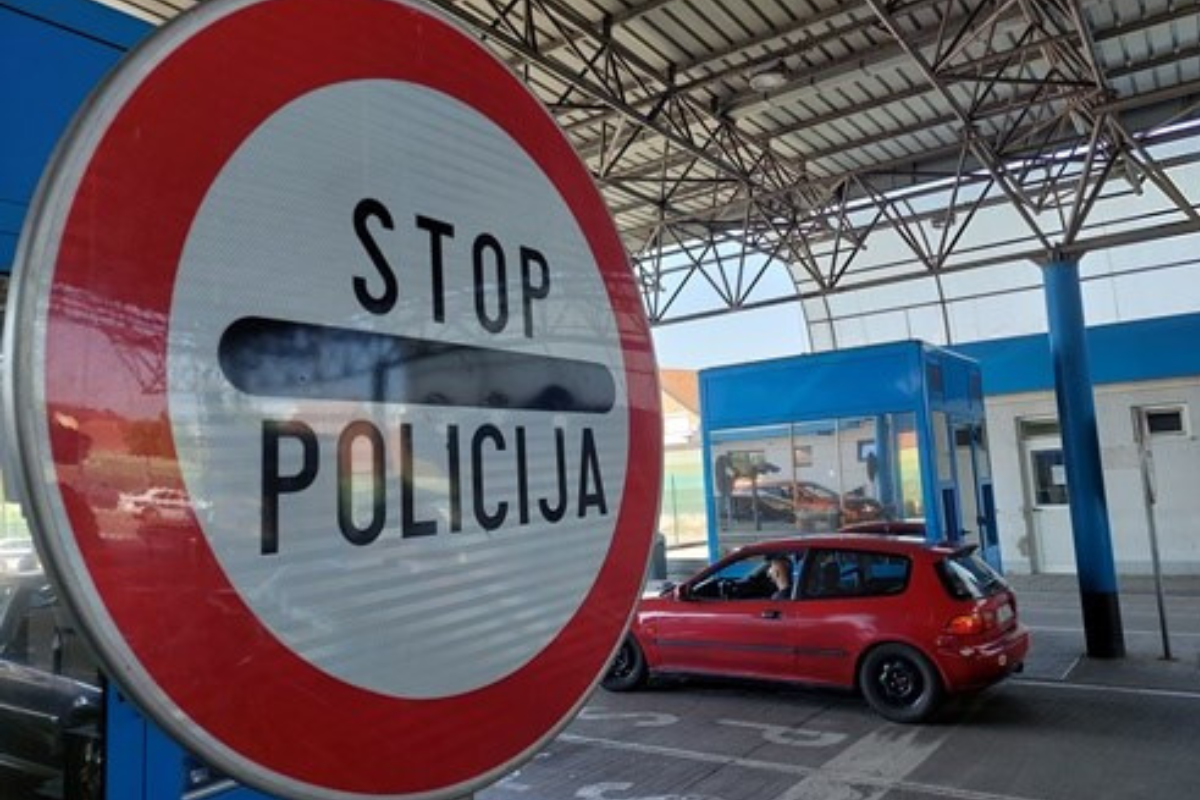 Kupio auto u Njemačkoj pa napravio niz prekršaja na granici u Slavonskom Brodu