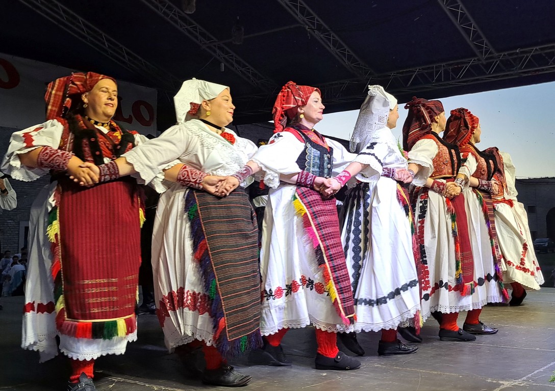 Šokadijo sve ti je na glasu: Brodsko kolo još jednom pokazalo ljepotu slavonske tradicije!
