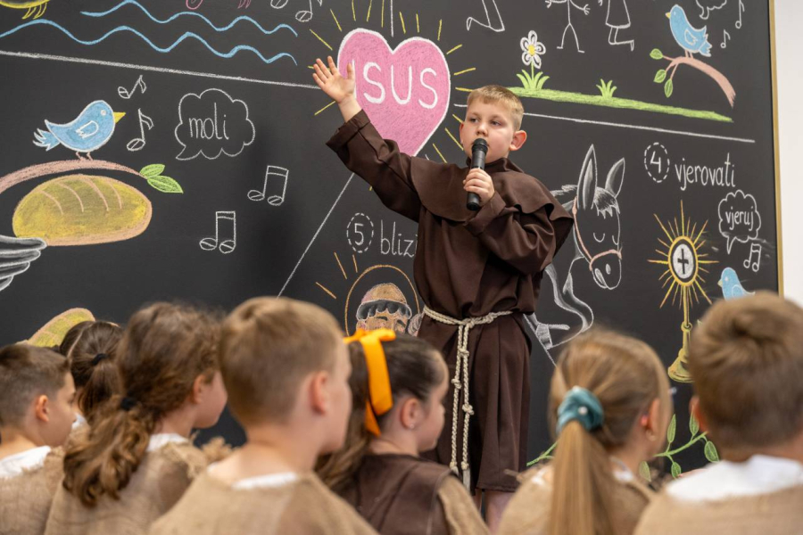 Prva katolička osnovna škola na području Đakovačko-osječke nadbiskupije proslavila je Dan škole