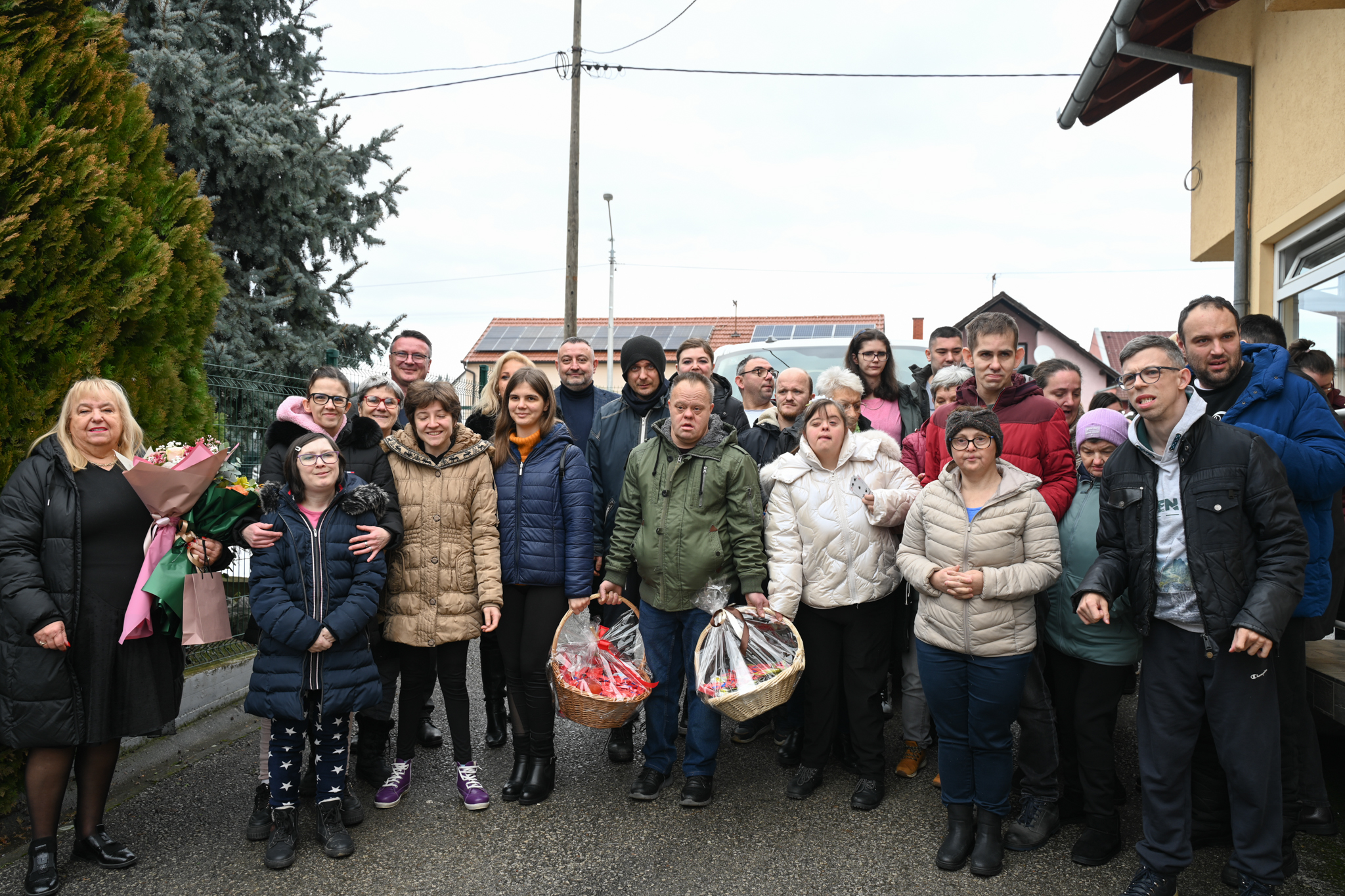 Uručeno vozilo članovima Udruge Regoč:: "Osmjesi na licima sve govore i to je danas sasvim dovoljno!", poručio je župan Marušić
