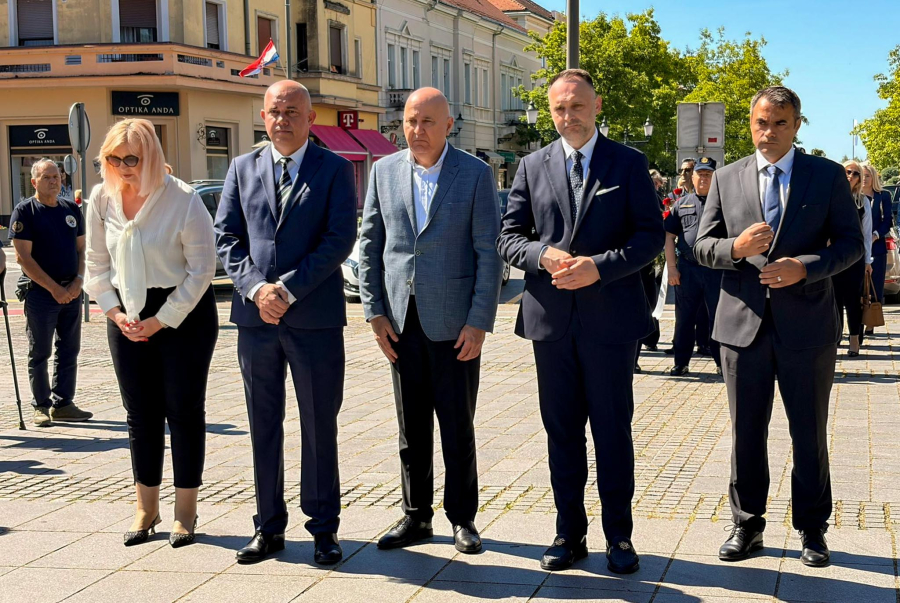 U Slavonskom Brodu odana počast poginulim hrvatskim braniteljima uoči Dana državnosti